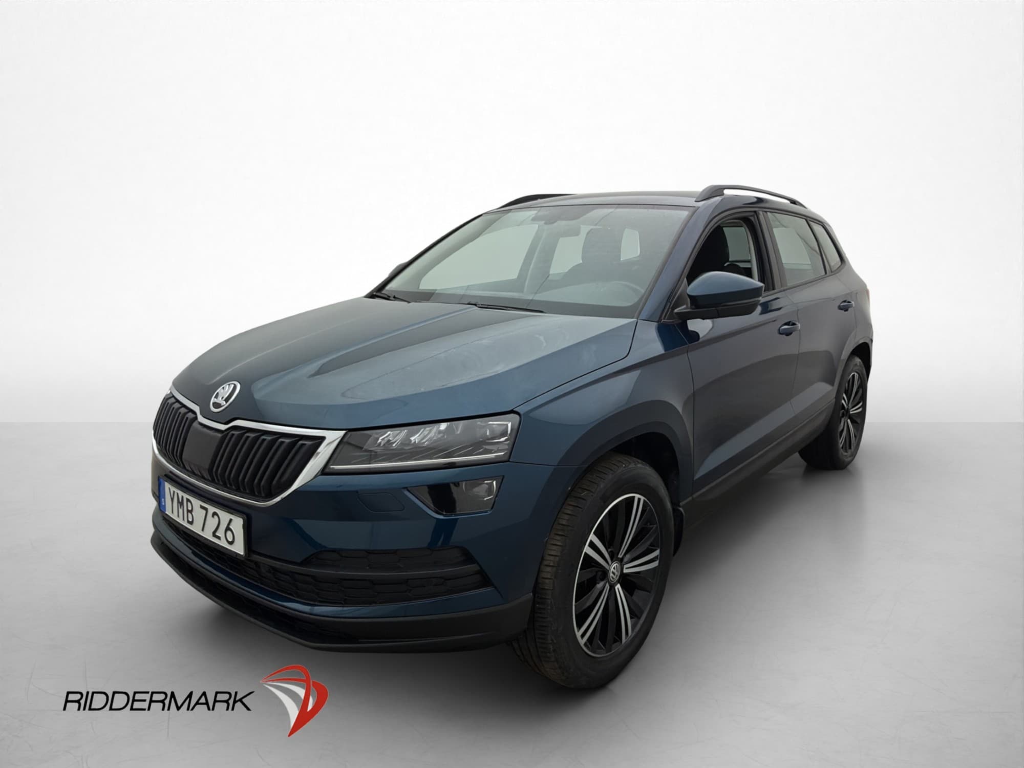Skoda Karoq TSI 115hk Style Värmare Kamera CarPlay Drag