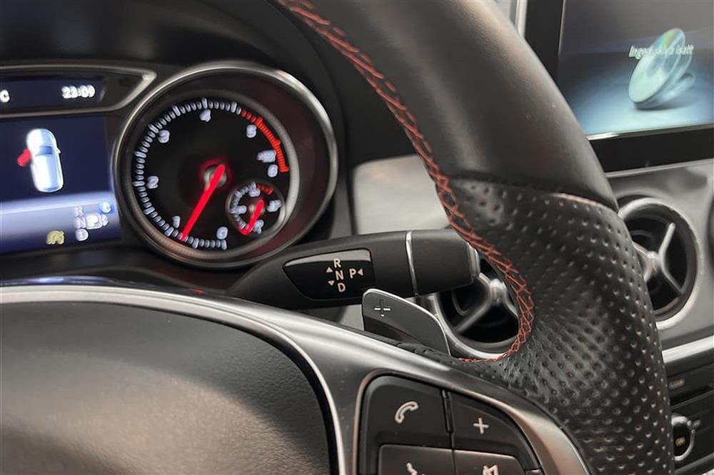 Mercedes CLA 220d 4M 177hk AMG Pano Drag B-kamera 0,42l/milinteriör