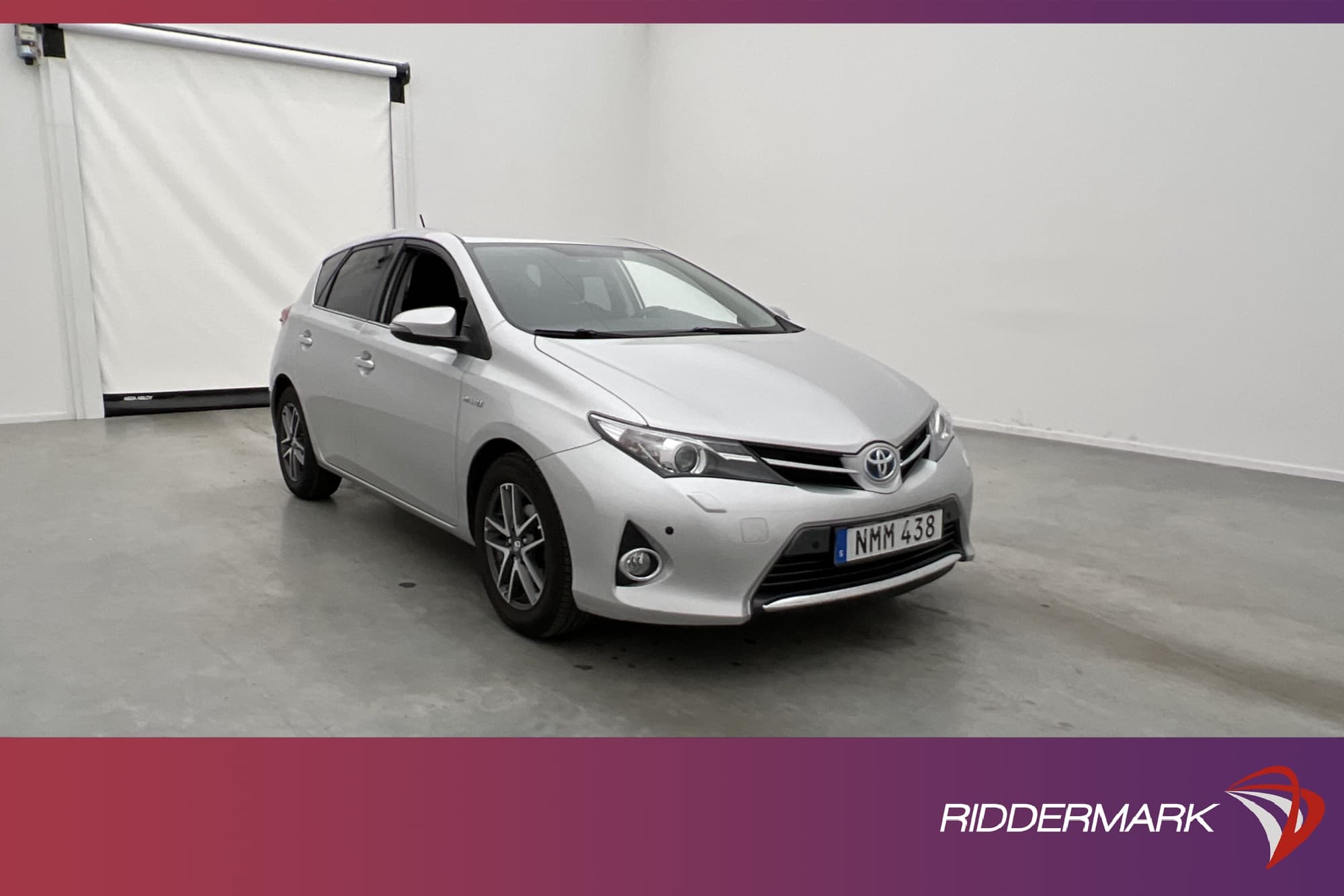 Toyota Auris Hybrid e-CVT 136hk