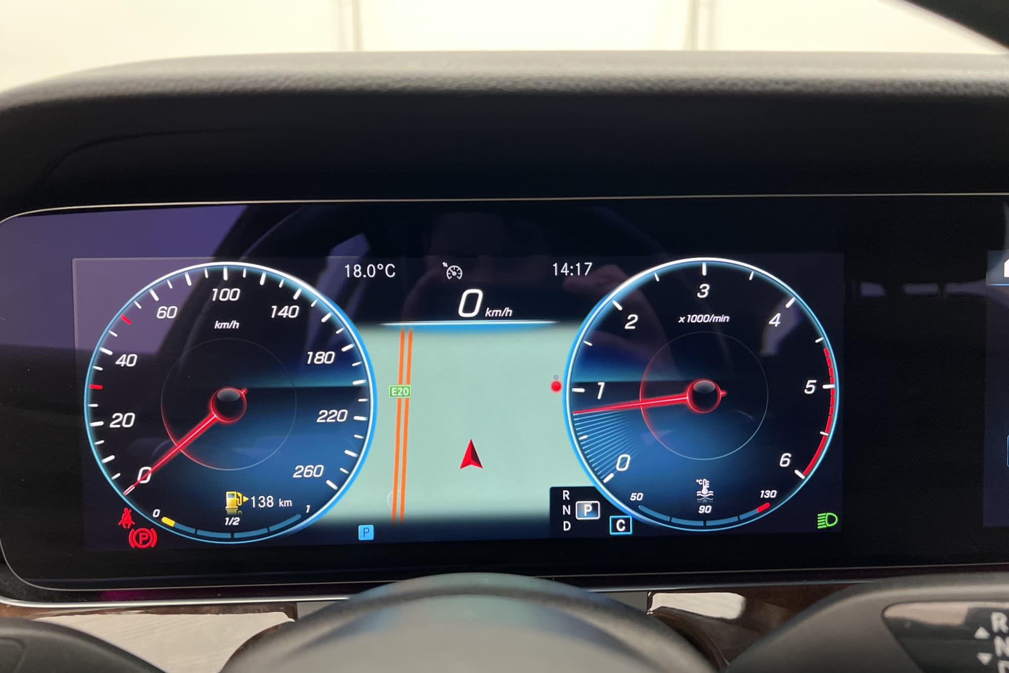Mercedes-Benz E 220 T d 4M Avantgarde Wide Kamera Navi Drag