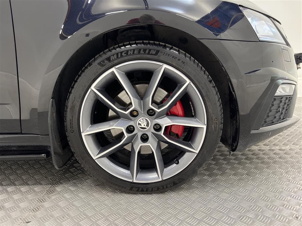 Skoda Octavia RS 2.0 TDI 184hk 4x4 Värmare Kamera GPS Cantoninteriör