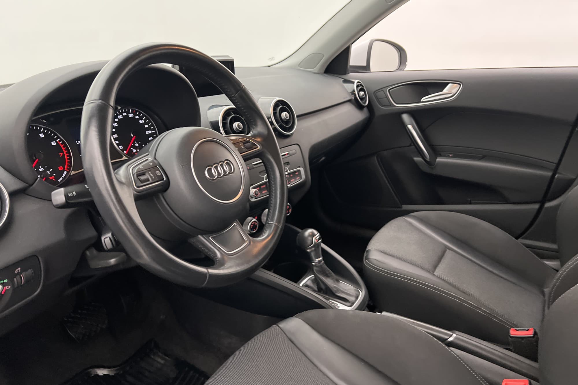 Audi A1 Sportback 1.0 TFSI 95hk S-Line Halvskinn Låg-Skatt