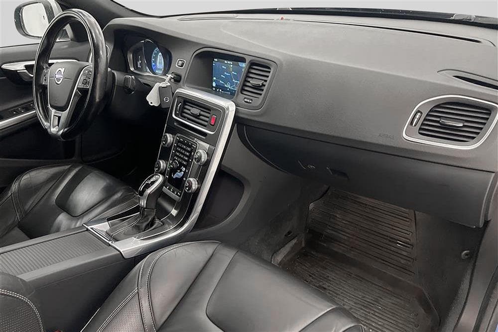 Volvo S60 D4 AWD 190hk R-Design VOC Värmare Taklucka BLIS interiör