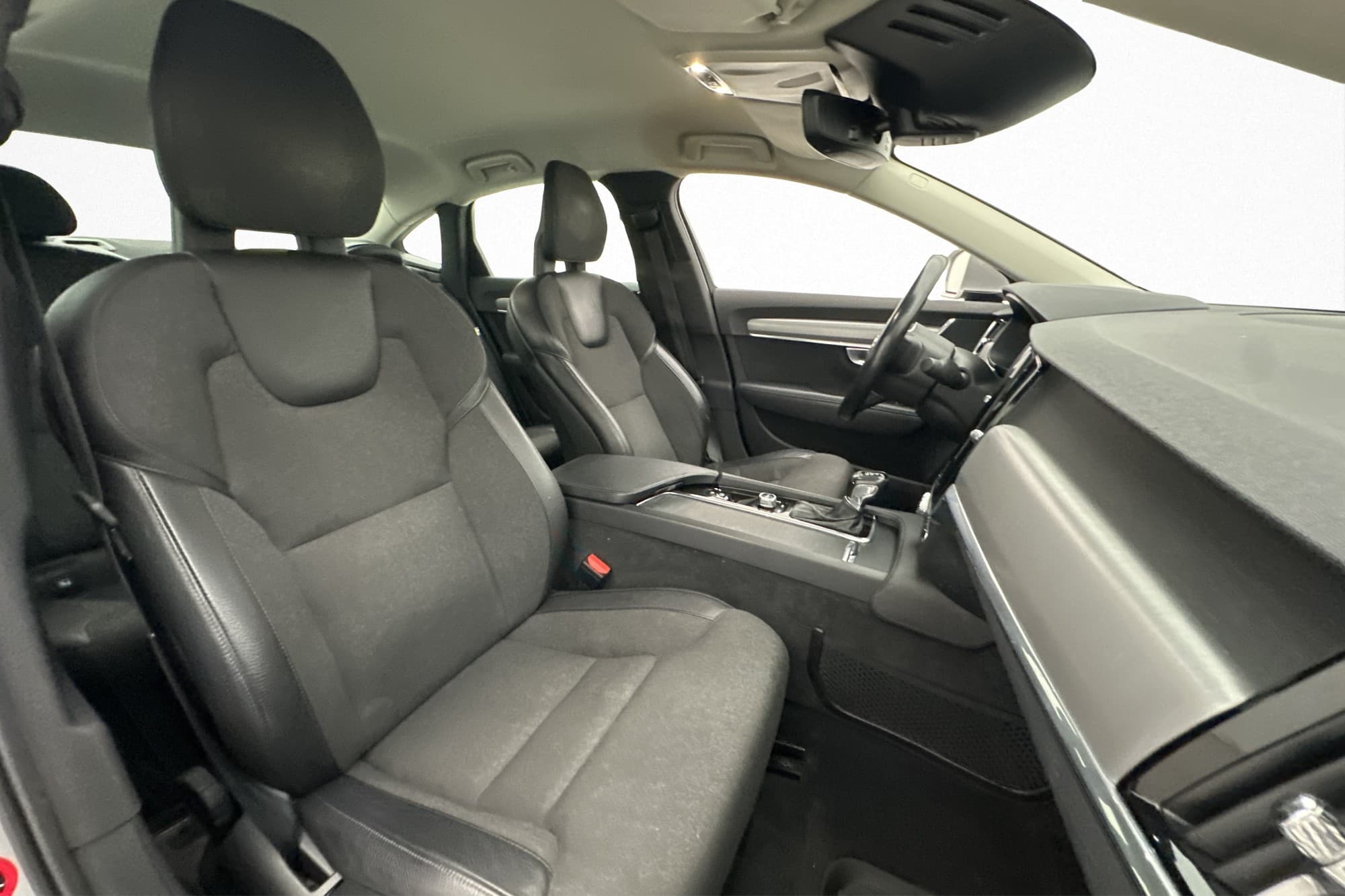 Volvo S90 D4 AWD Momentum VOC Värmare 360° BLIS Dragkrok