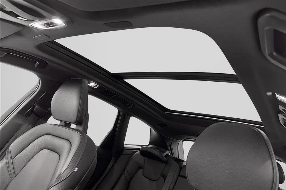 Volvo XC60 D4 AWD R-Design Voc Värmare  Panorama Skinn Naviinteriör