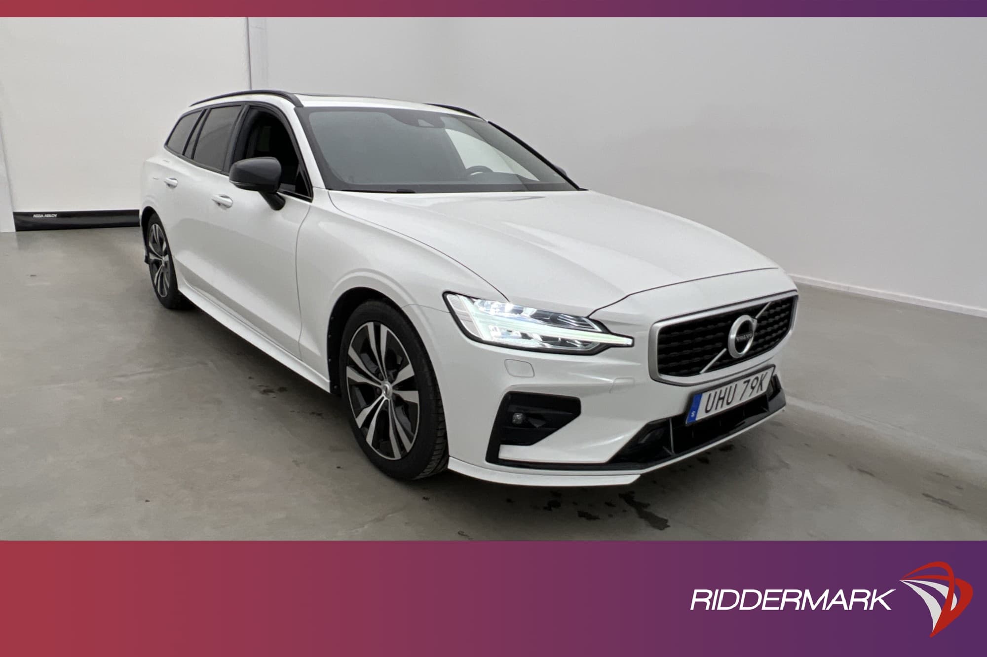 Volvo V60 D3 AWD R-Design Panorama VOC Värmare Kamera Drag