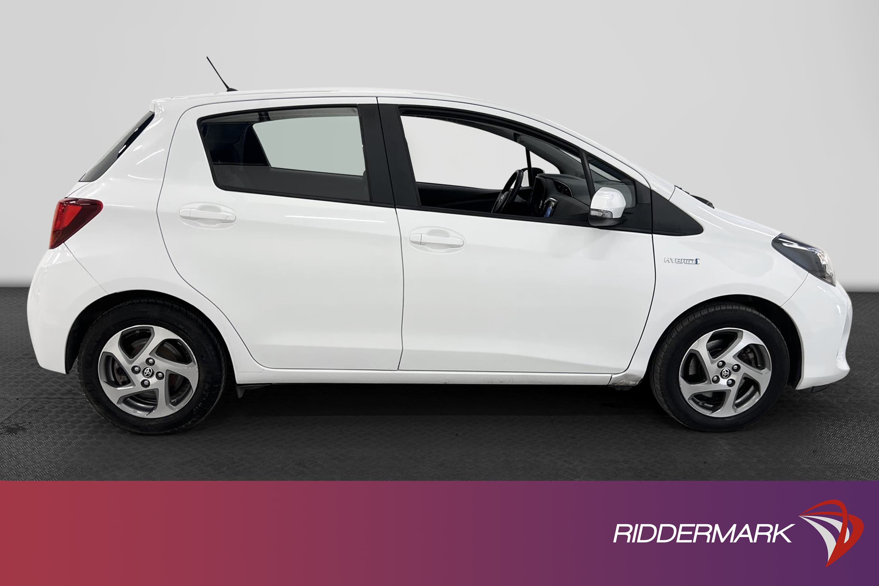 Toyota Yaris Hybrid e-CVT 101hk B-Kam 360kr Skatt 0,33L/mil