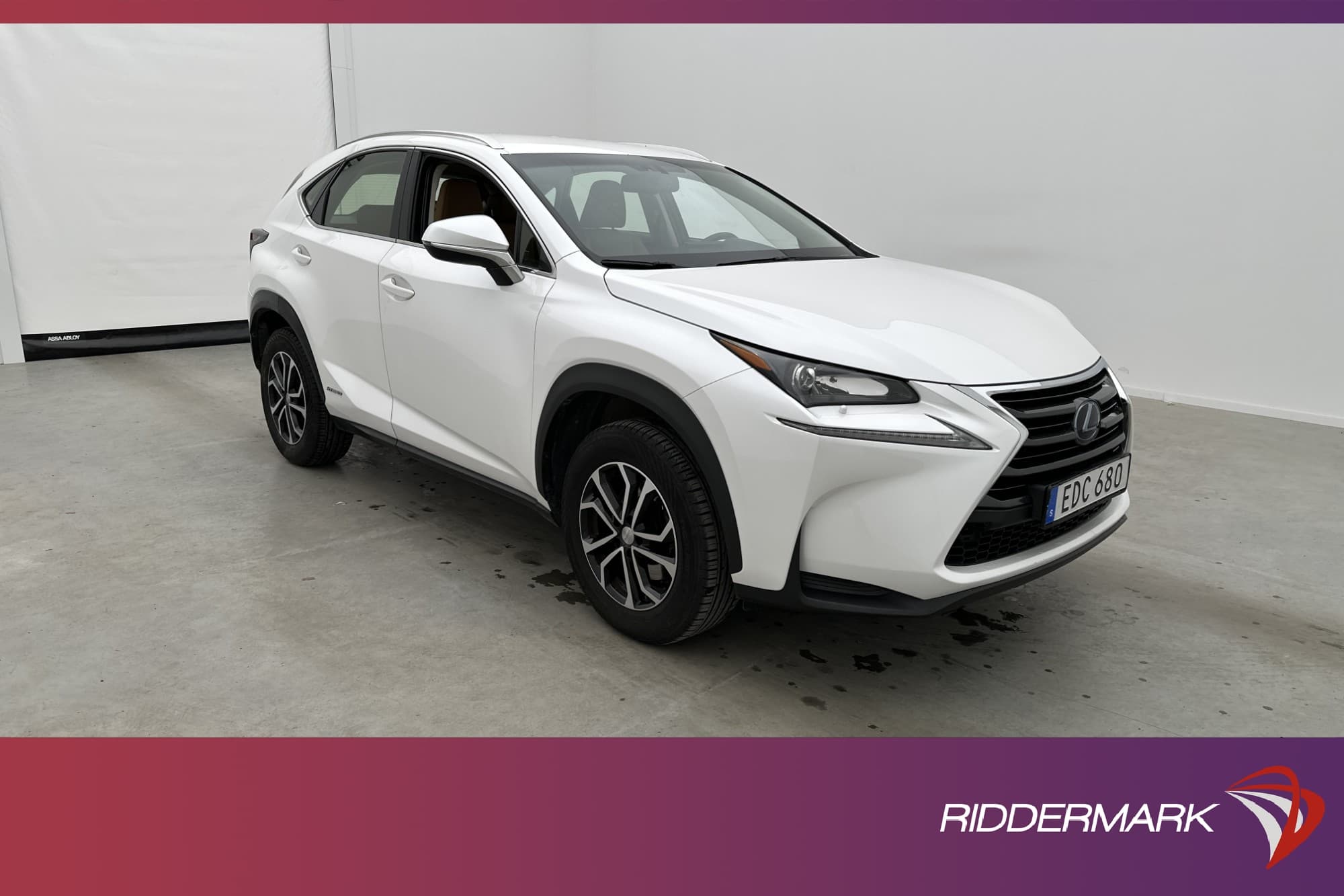 Lexus NX 300h AWD E-CVT 197hk