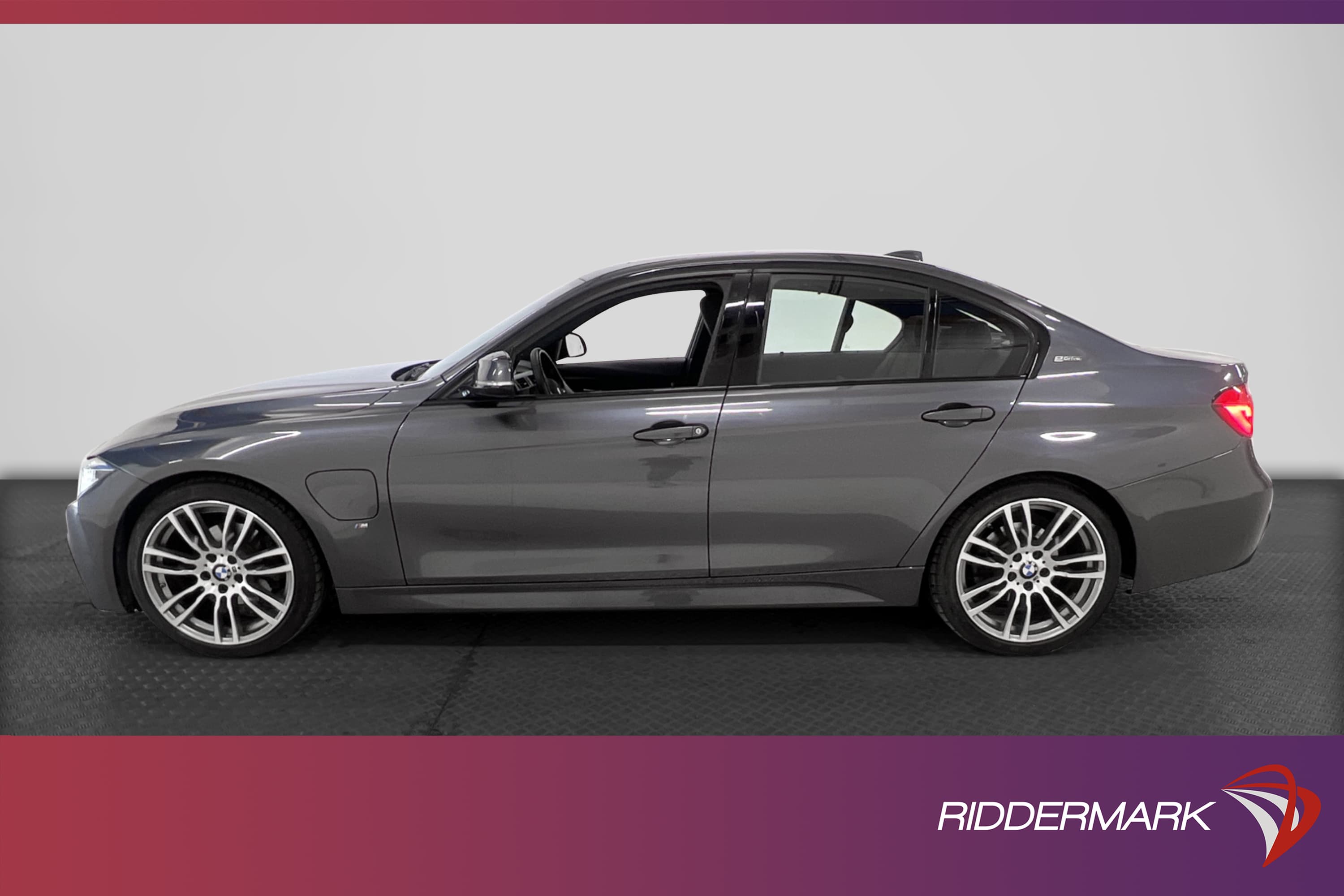 BMW 330e Sedan 252hk