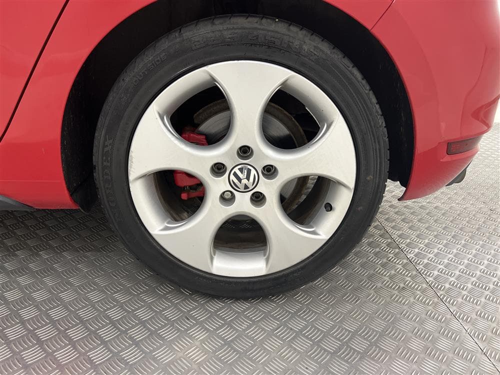 Volkswagen Golf GTI 211hk Välservad Nybesiktigad 0,74l/milinteriör