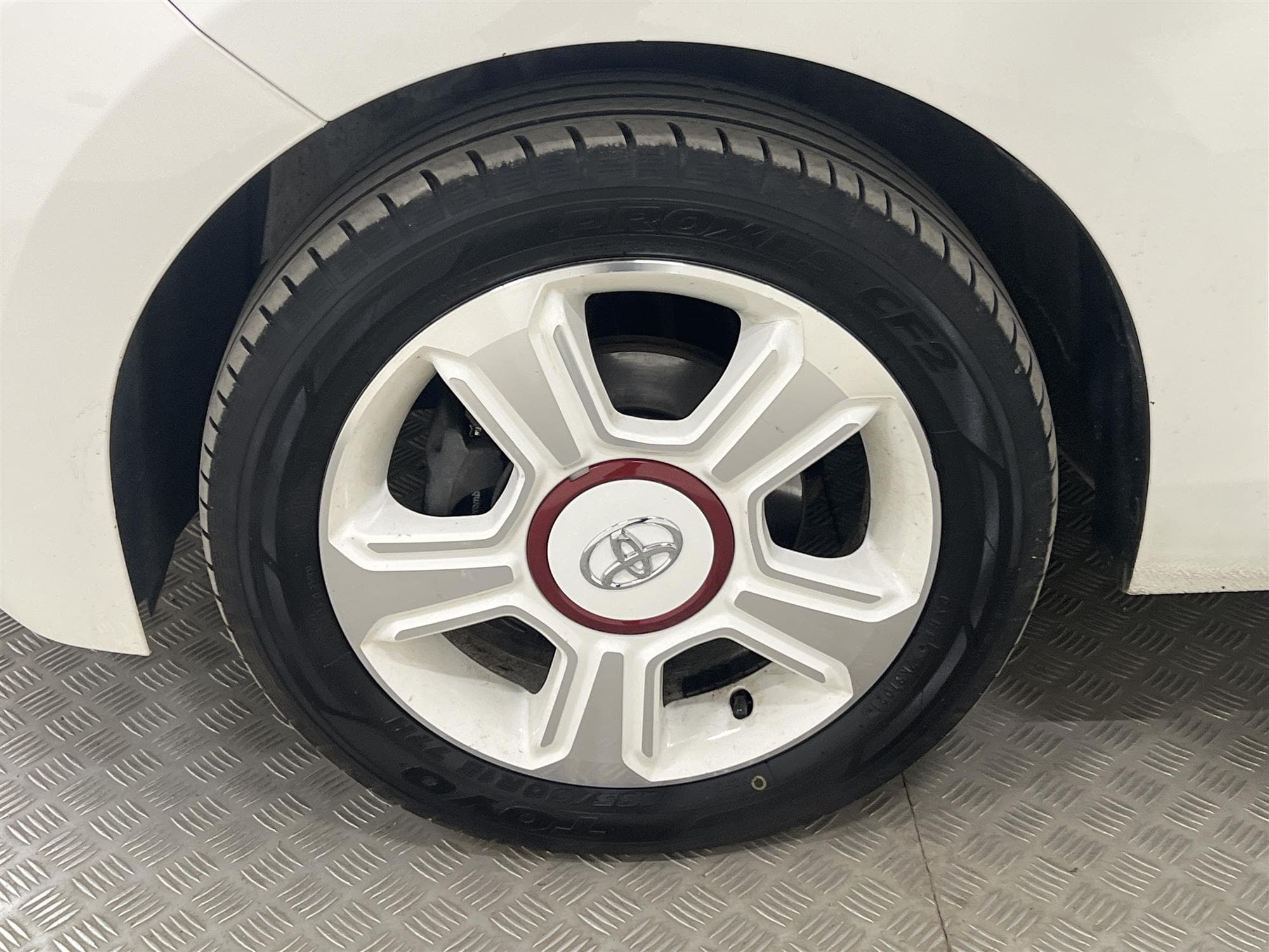 Toyota Aygo 1.0 VVT-i 69hk B-Kam 360kr Skatt 0,41L/mil