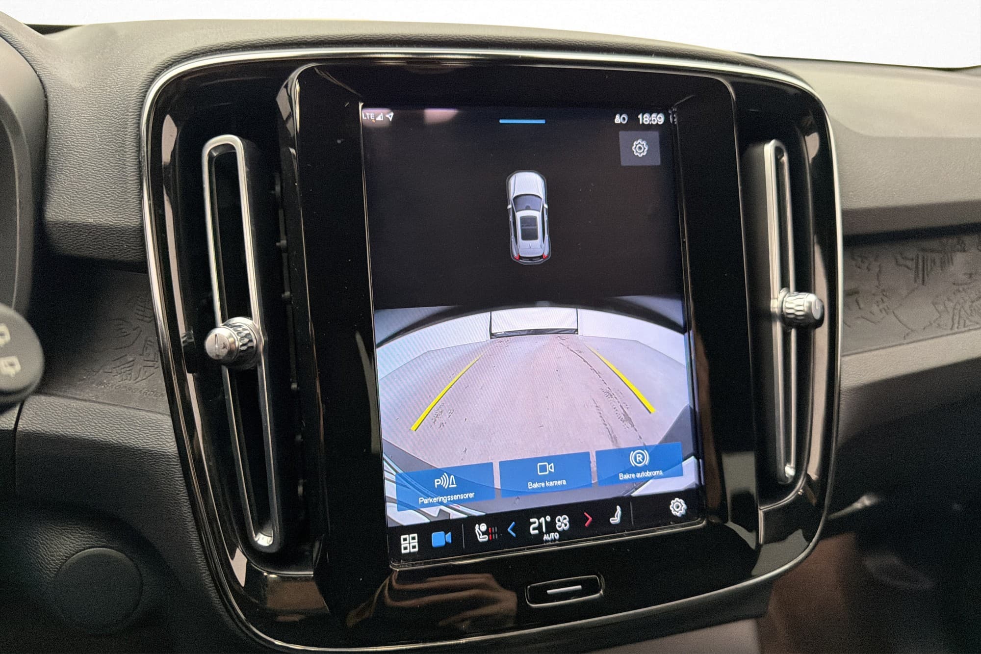 Volvo XC40 Recharge Single Motor Core Värm Kamera MOMS