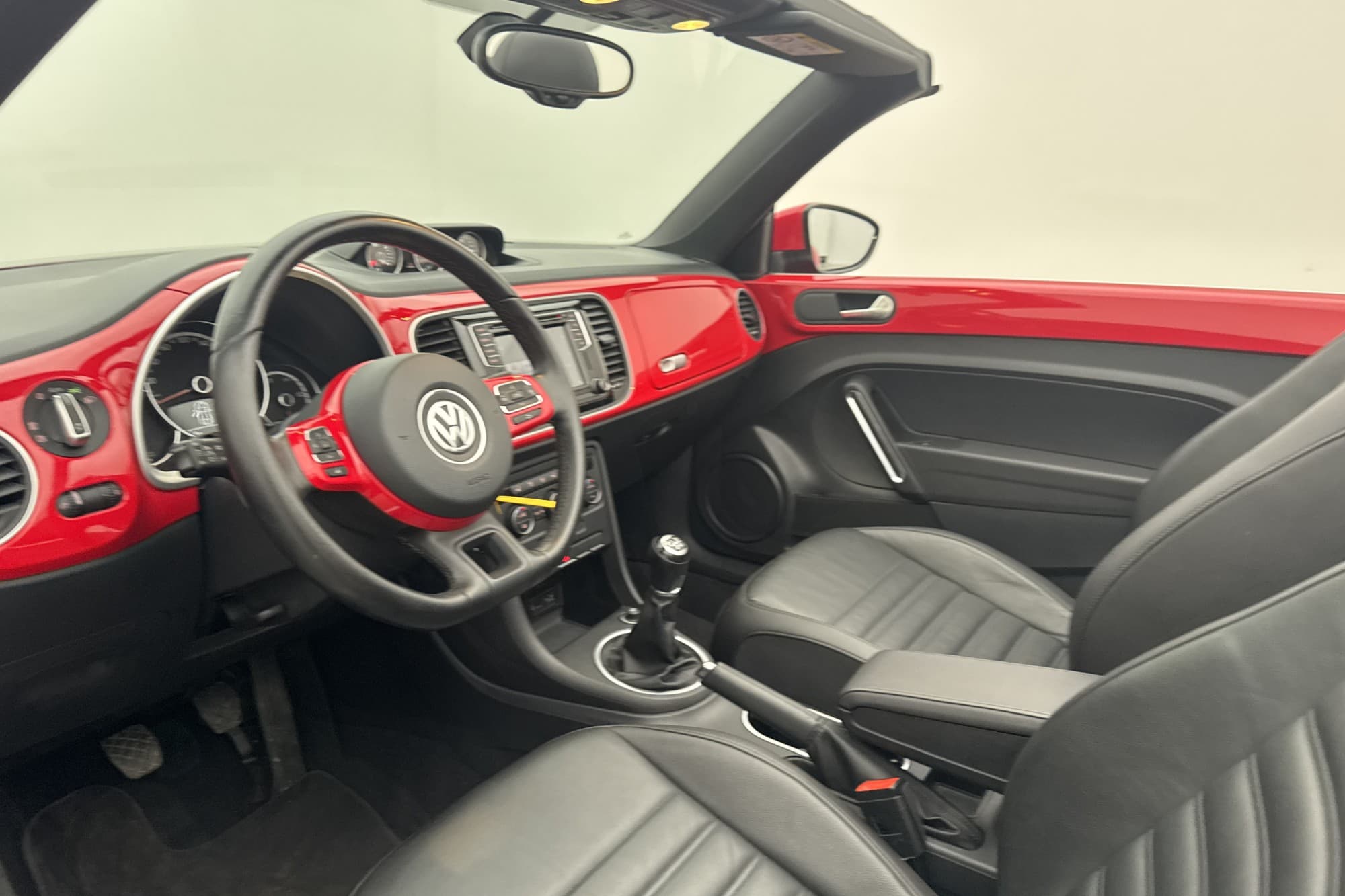Volkswagen Beetle Cabriolet TSI 105hk CarPlay Skinn Navi 