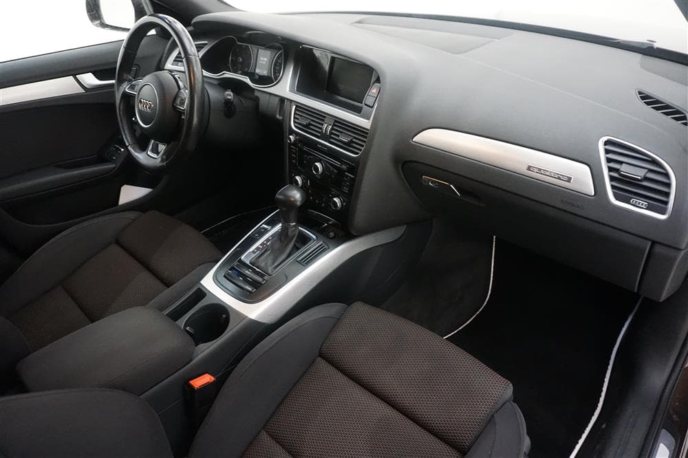 AUDI A4 Allroad Quattro / Dragkrok / P-sensorinteriör