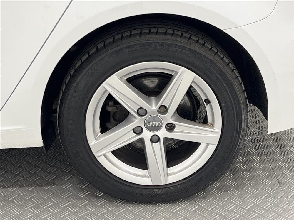 Audi A3 Sportback 1.5 TFSI 150hk Låg Skatt Nyservad 0,5L/Milinteriör