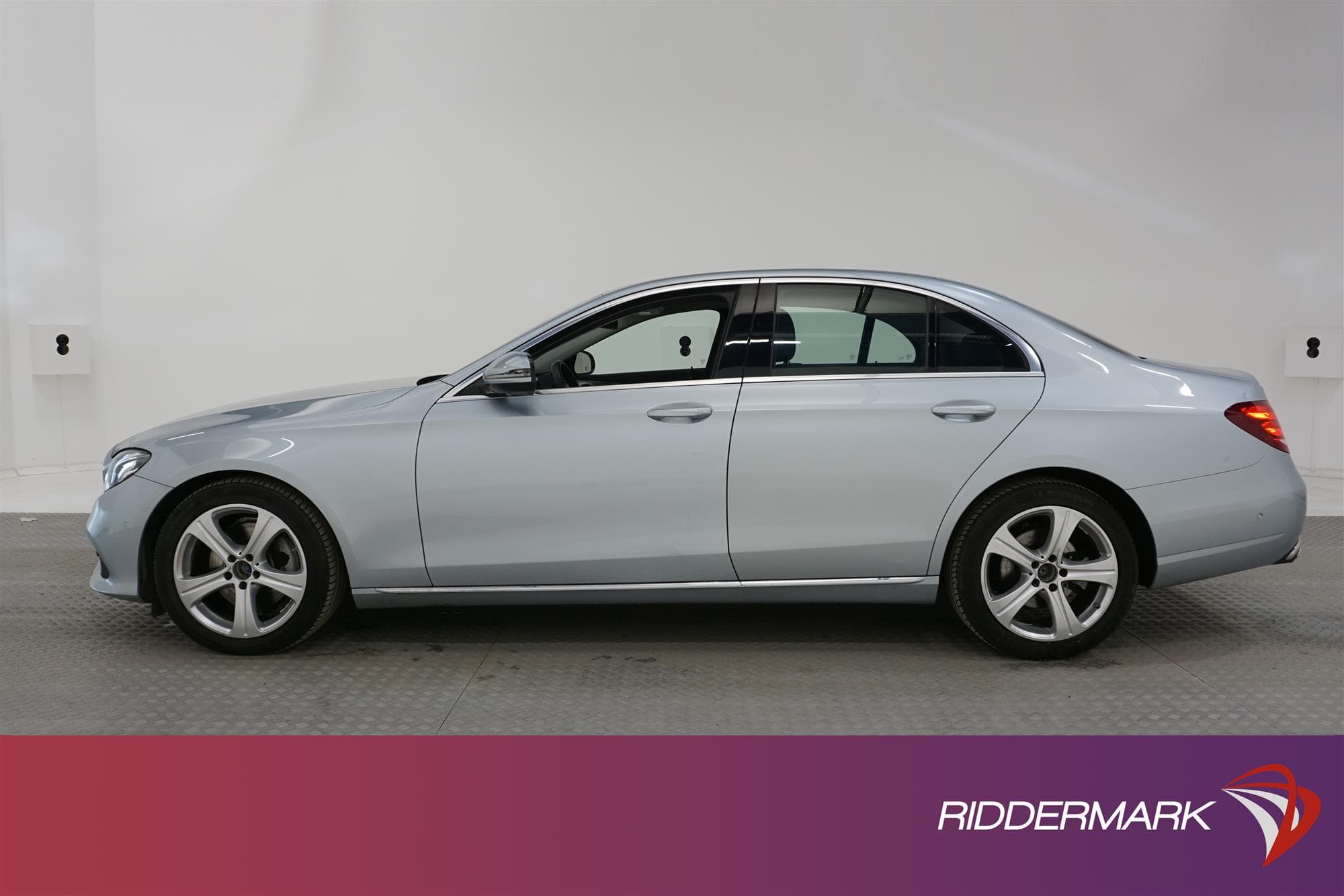Mercedes-Benz E 220 d 4Matic Navi Backkamera PDC 0.47l/mil
