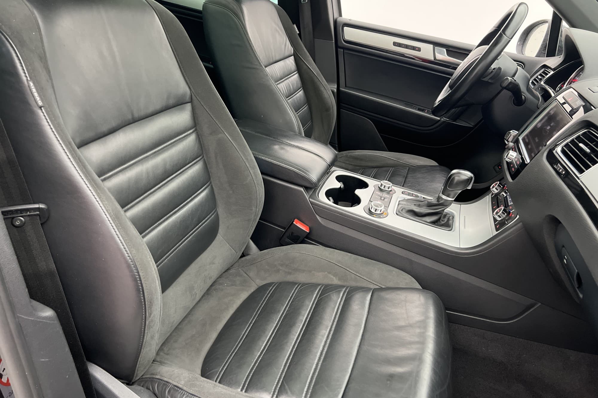 Volkswagen Touareg V6 4M 245hk R-Line Panorama D-Värm Drag