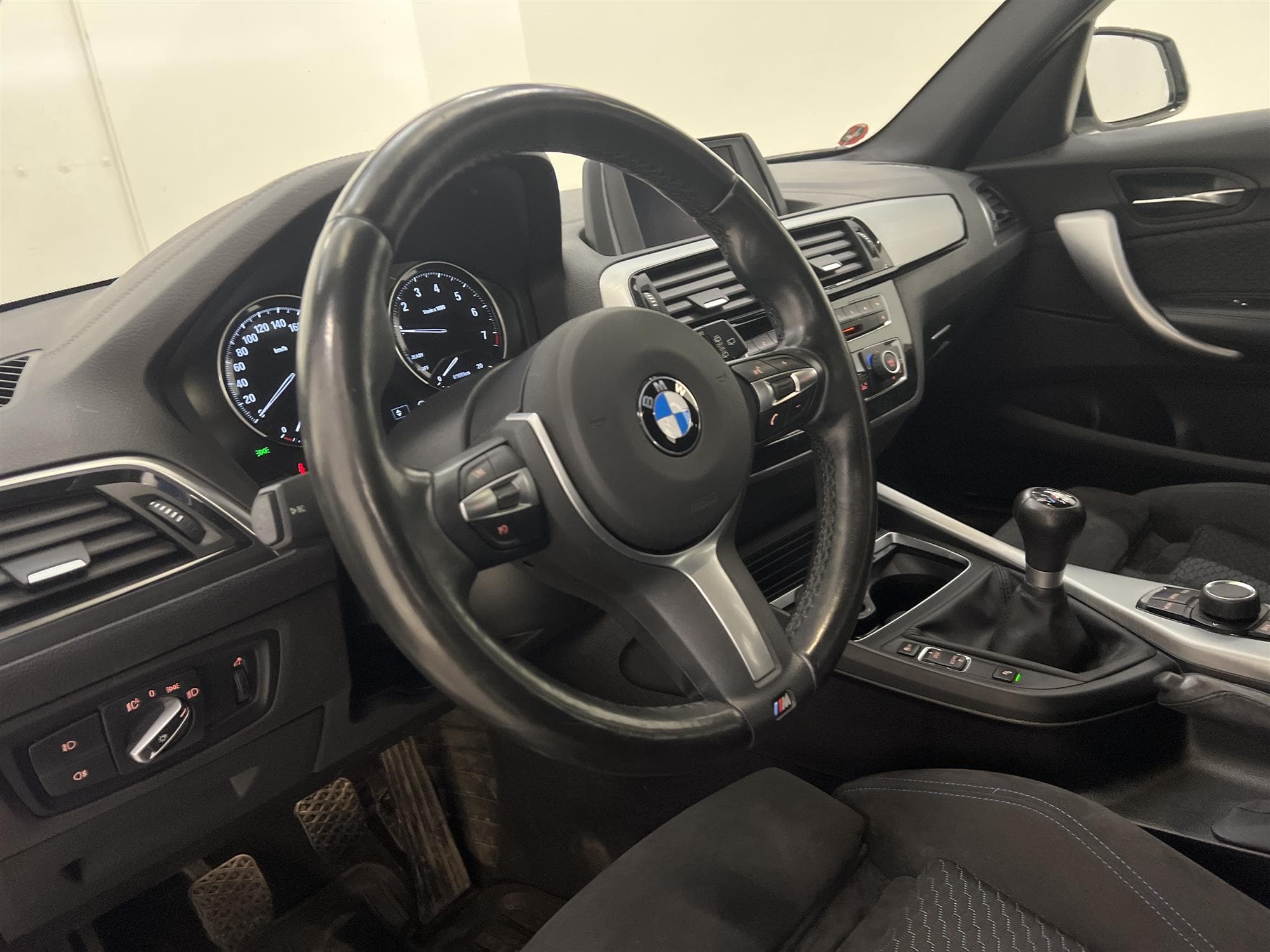 BMW 118i 136hk M-Sport Sensorer Rattvärme Välservad