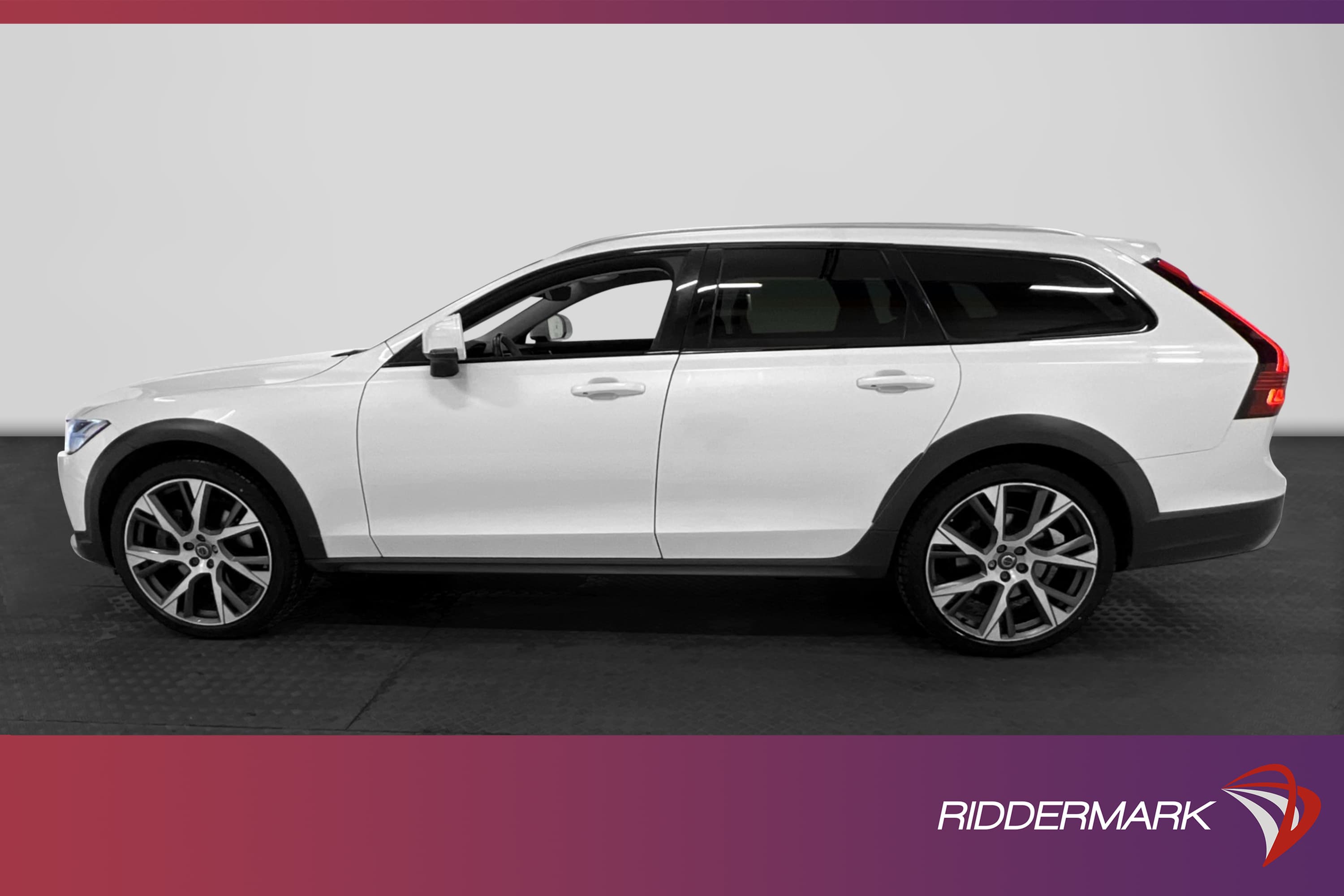 Volvo V90 Cross Country B5 AWD