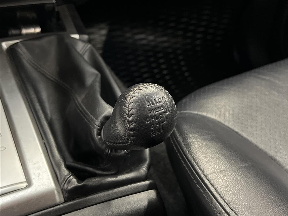 Mitsubishi L200 2.5 DI-D Aut 178hk Drag Kåpa interiör