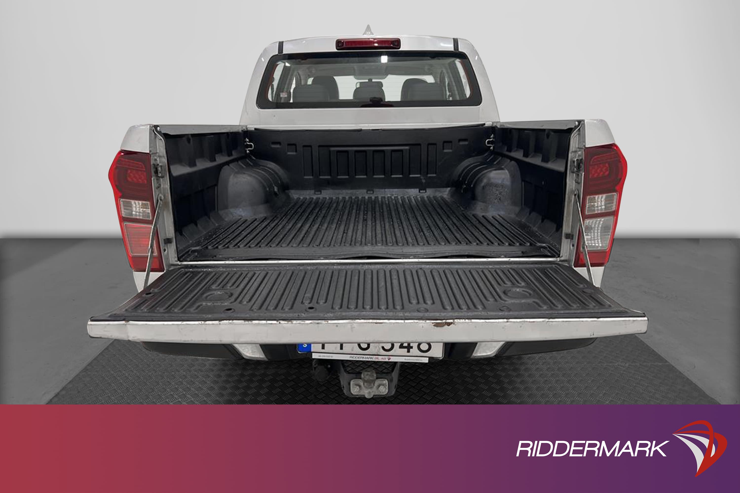 Isuzu D-MAX 1.9 DDI 4WD Automat Kamera Dragkrok Moms interiör