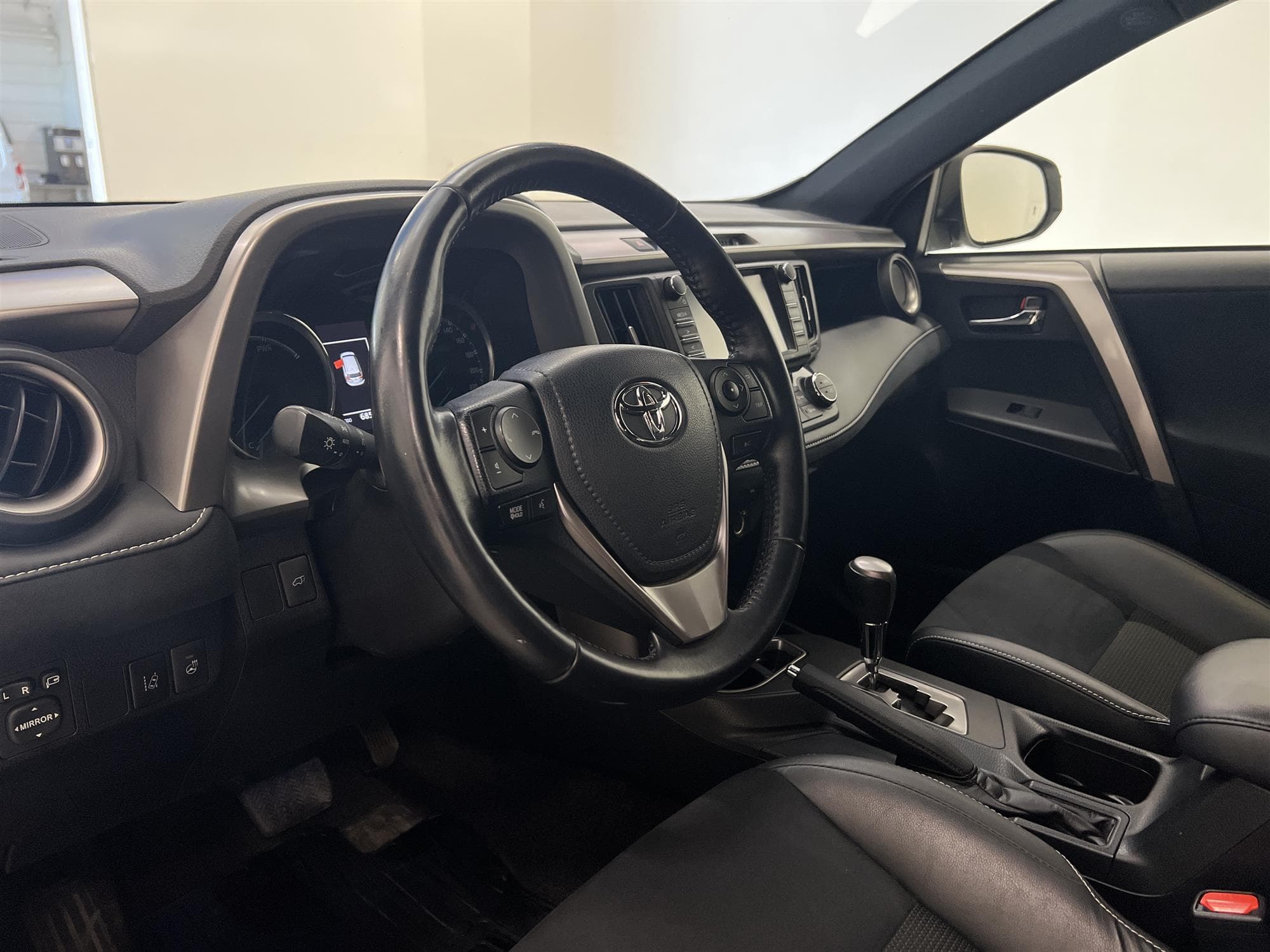 Toyota RAV4 Hybrid 2.5 AWD 197hk 1 Bruk Drag B-Kam Keyless 