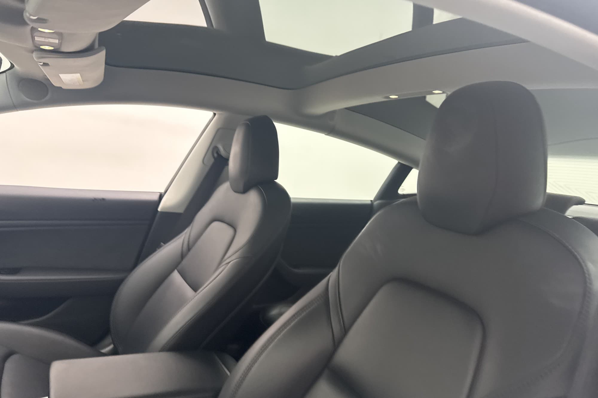 Tesla Model 3 Long Range AWD Autopilot Svensksåld