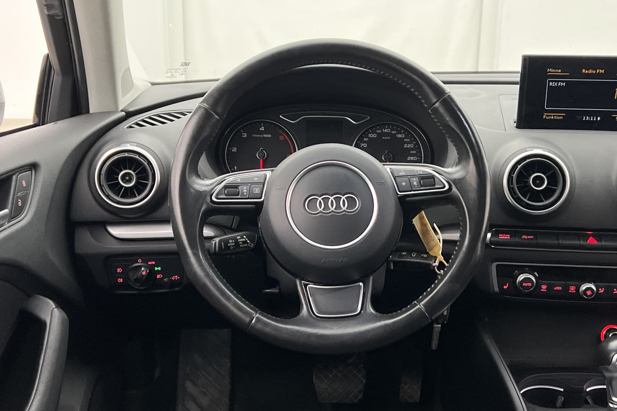 Audi A3 Sedan 2.0 TDI 150hk Ambition Sensorer Bluetooth