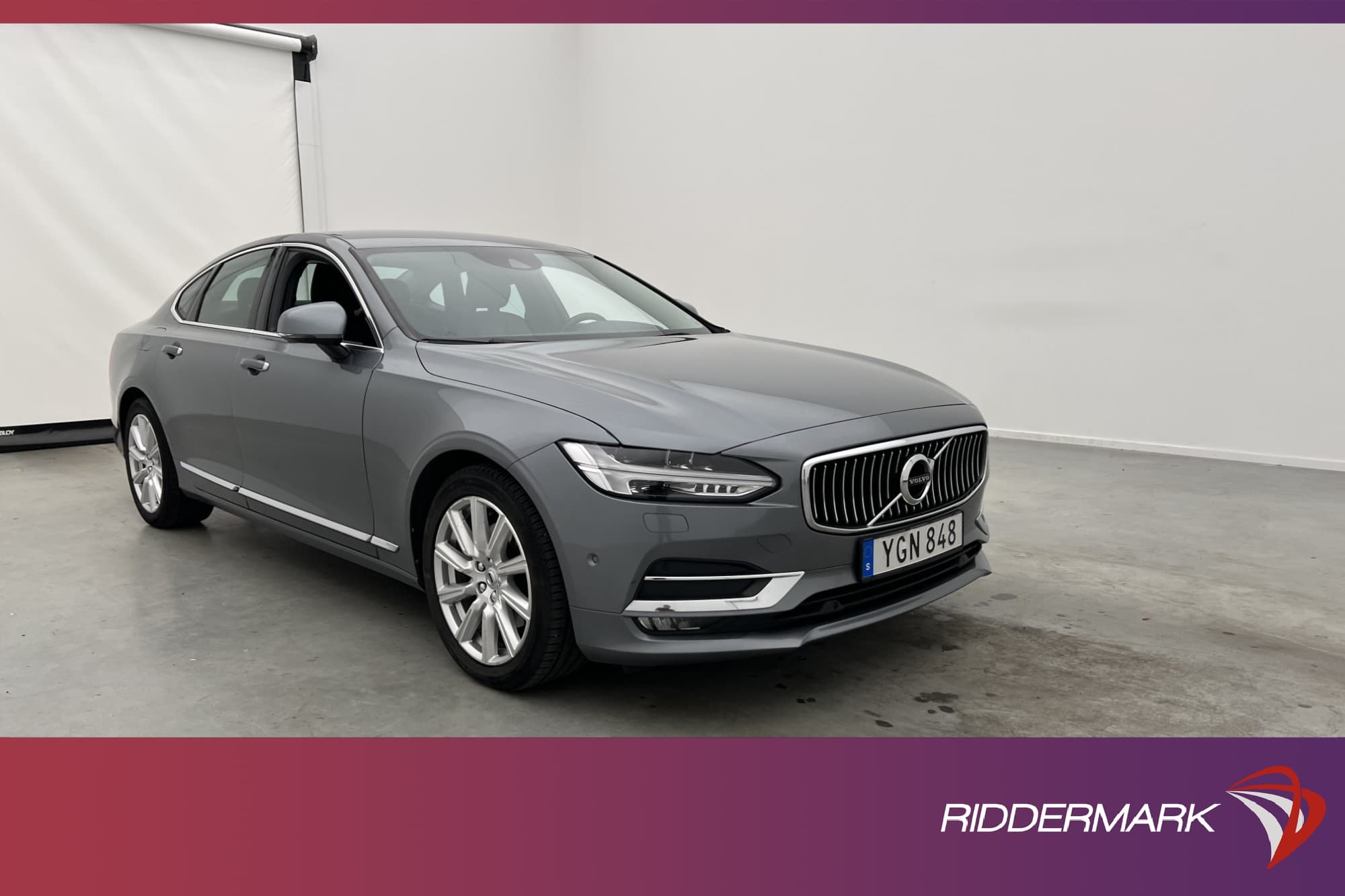 Volvo S90 D4