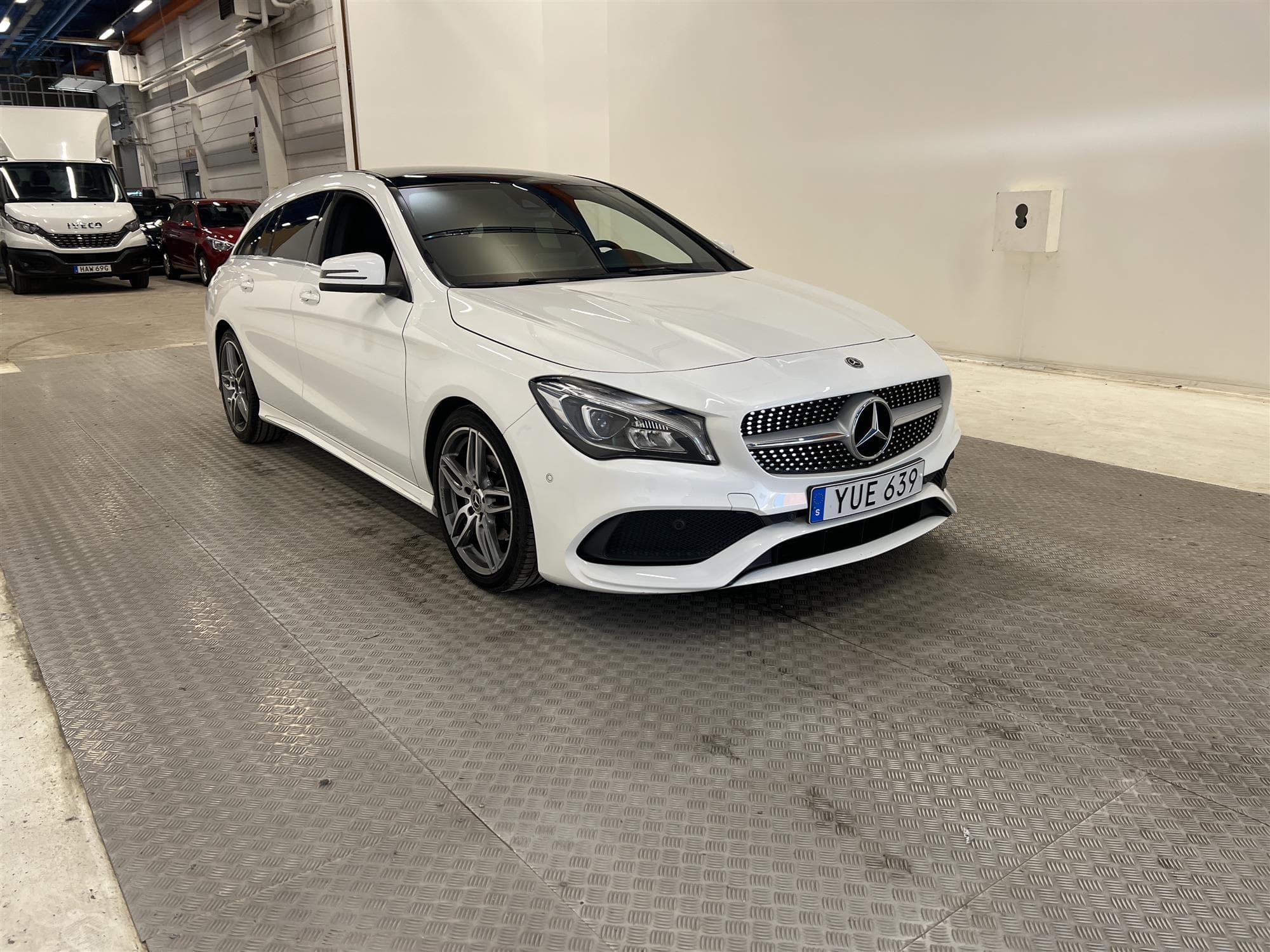 Mercedes-Benz CLA 180 122hk SB AMG Sport Panorama B-Kamera 