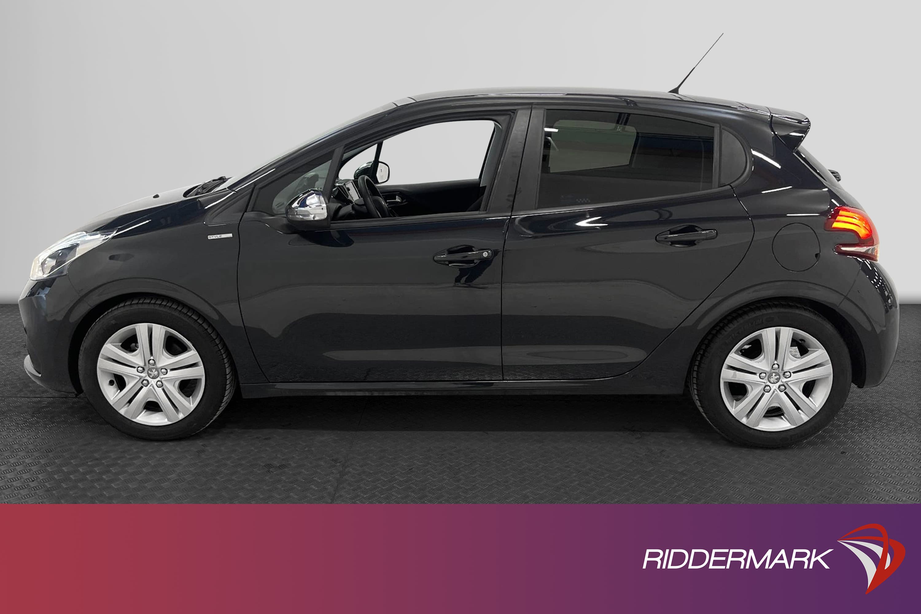 Peugeot 208 1.2 VTi 82hk 1 Brukare