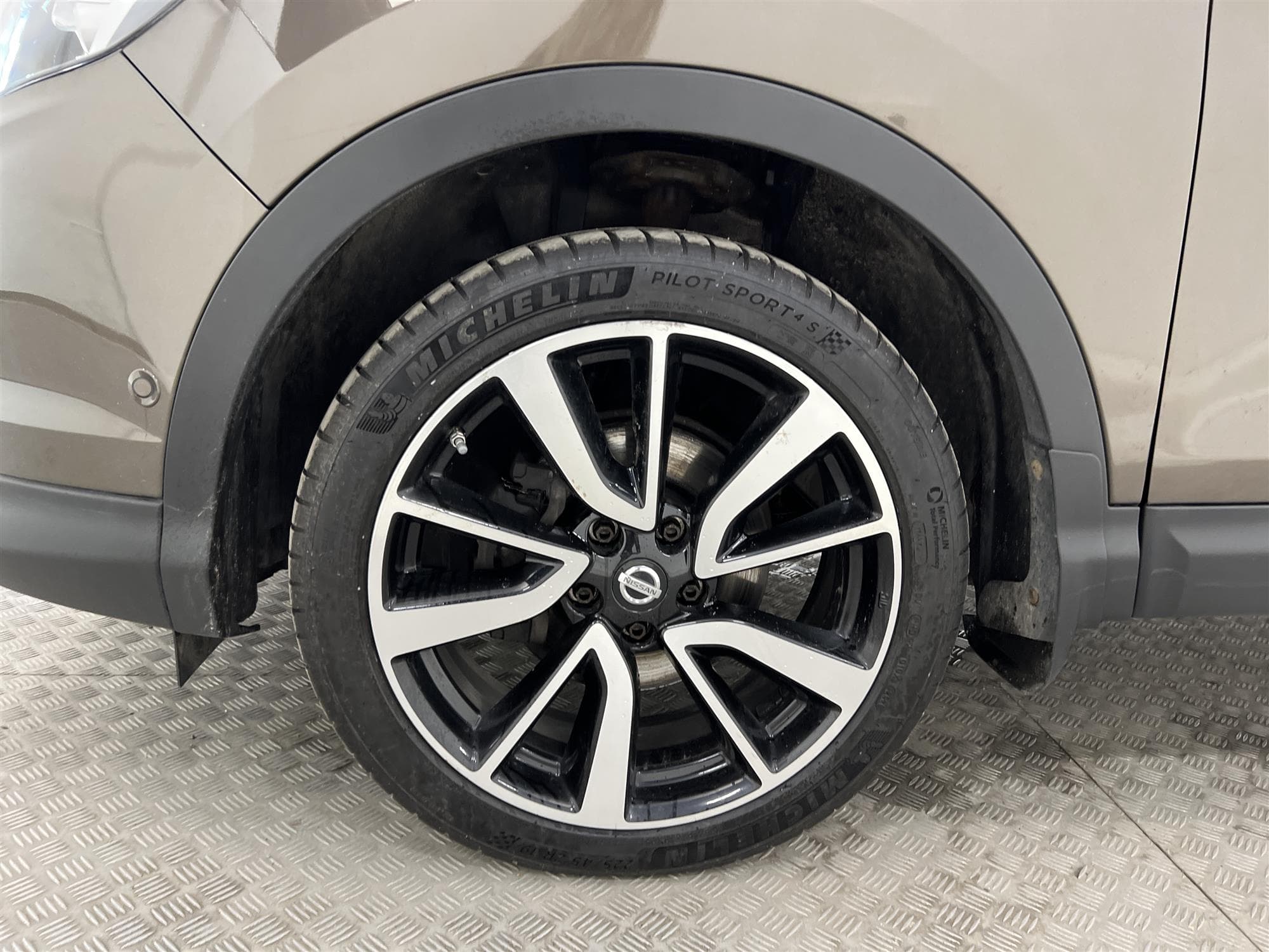 Nissan Qashqai 1.6 dCi 4X4 130hk Tekna M&K-Värm Pano Navi 