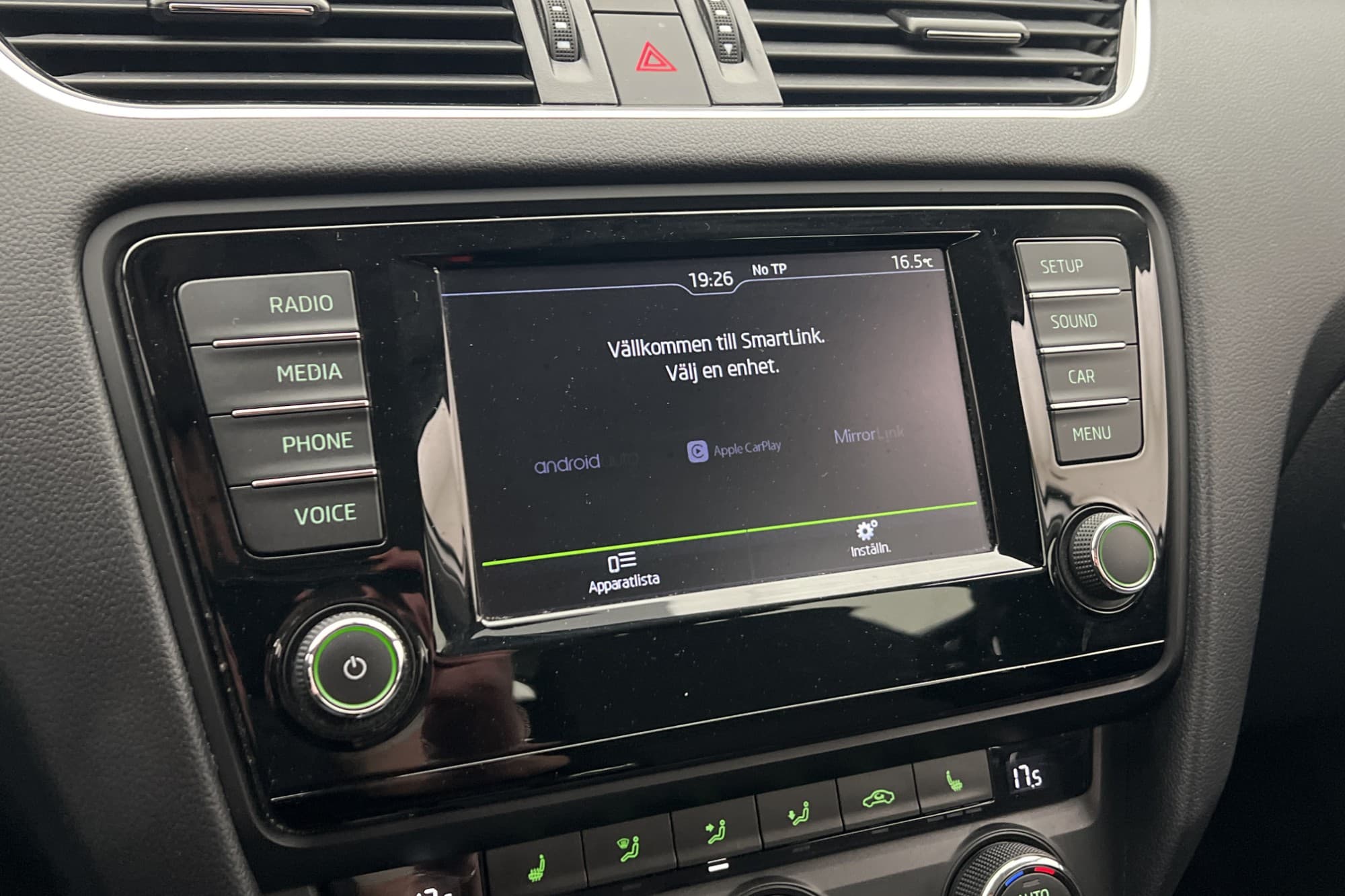 Škoda Octavia 1.6 TDI 4x4 110hk D-Värmare Sensorer CarPlay