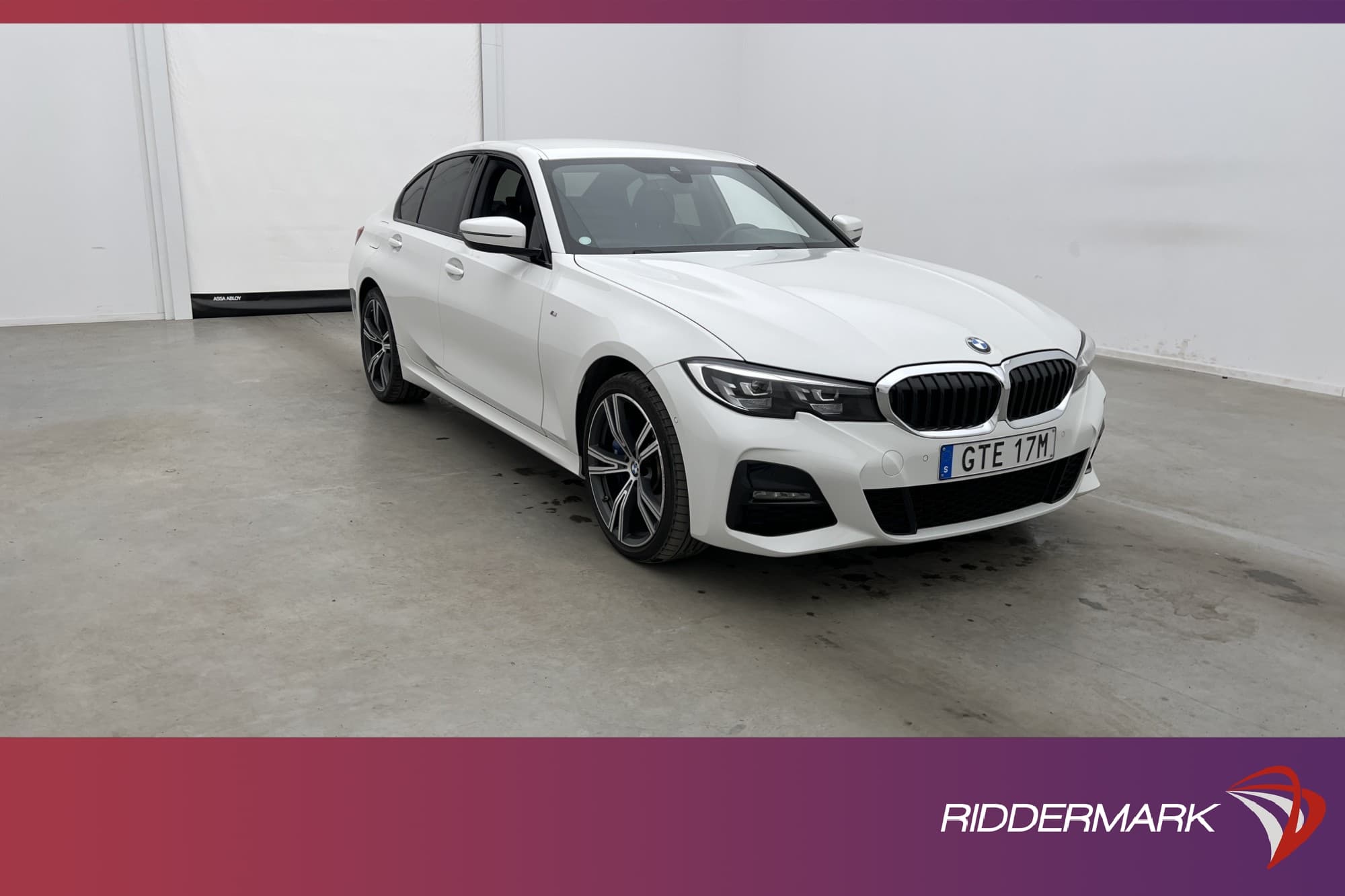 BMW 330e xDrive 292hk