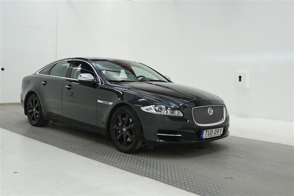 Jaguar XJ 3.0 D 275hk Premium Luxury Pano Navi Backkameraexteriör