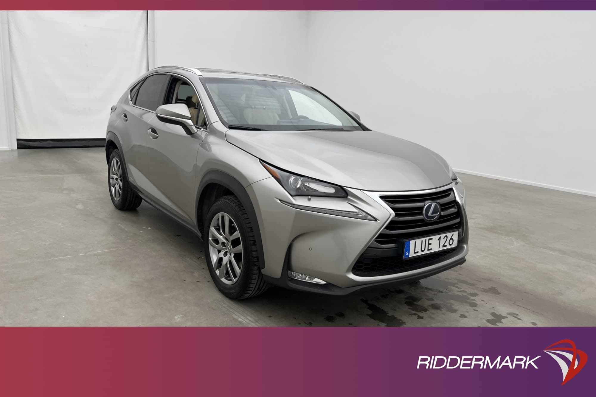 Lexus NX 300h AWD 2.5 E-CVT 197hk Taklucka Dragkrok Kamera