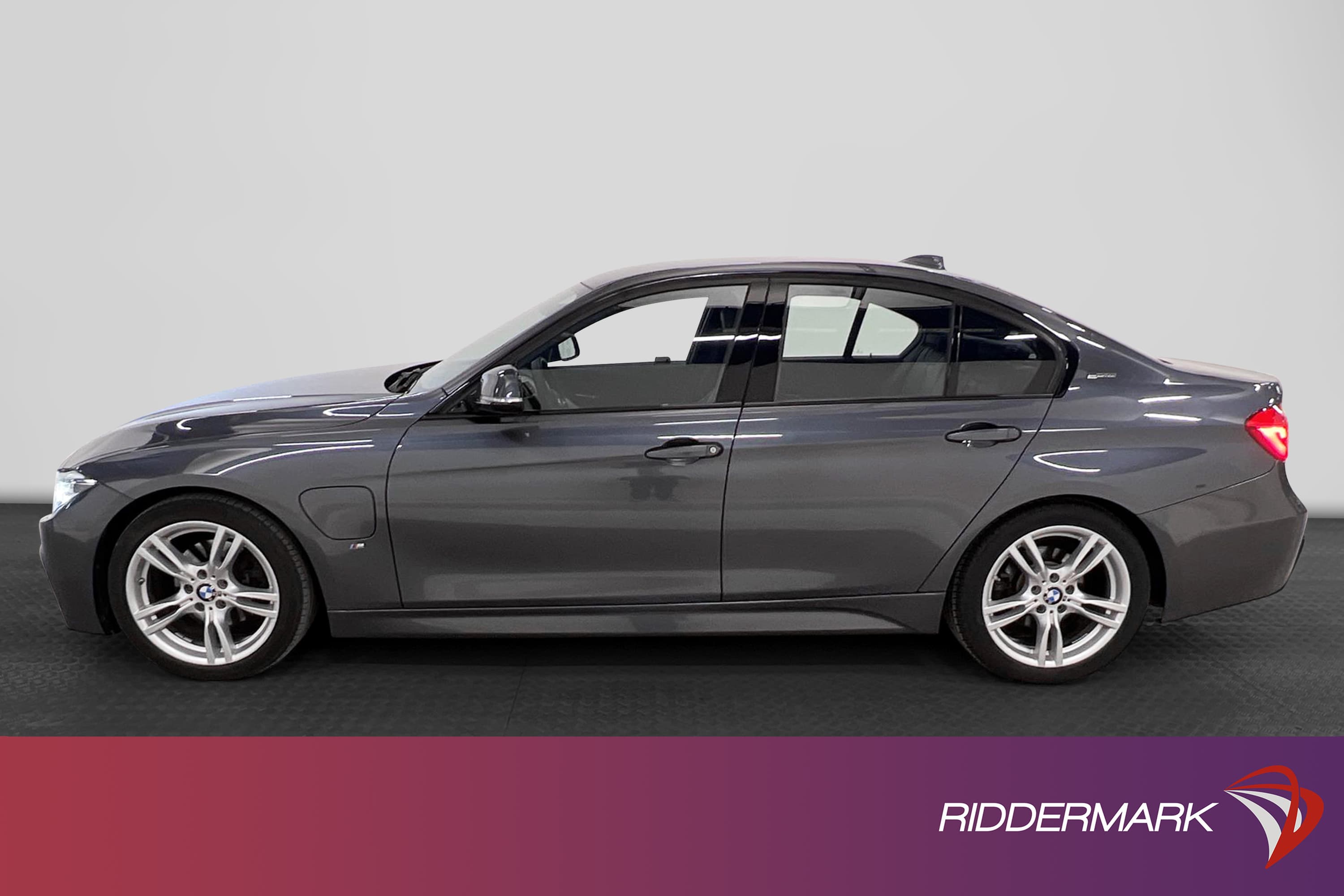 BMW 330e Sedan 252hk