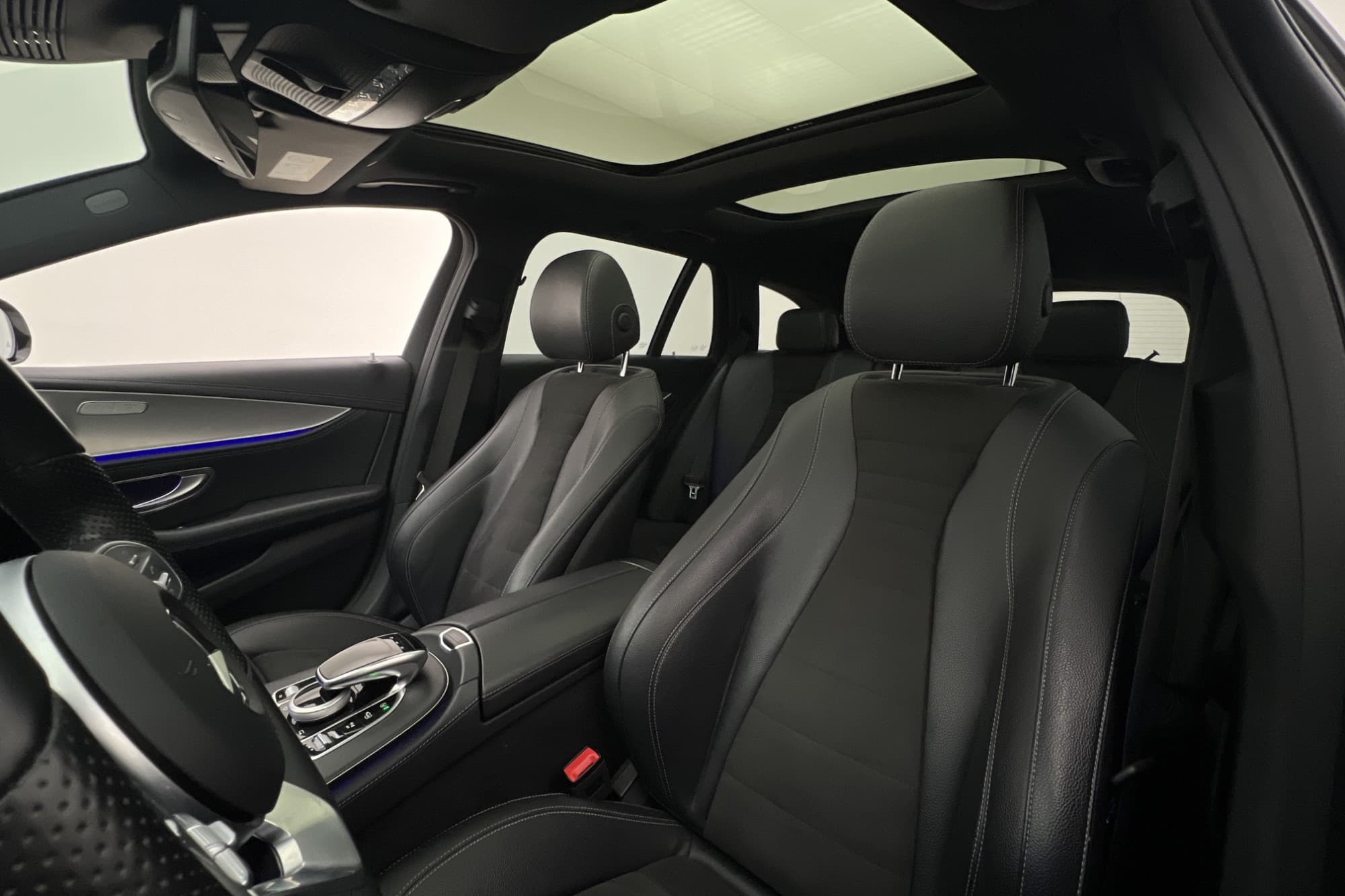 Mercedes-Benz E 220 T d AMG Pano Widescreen 360° Dragkrok