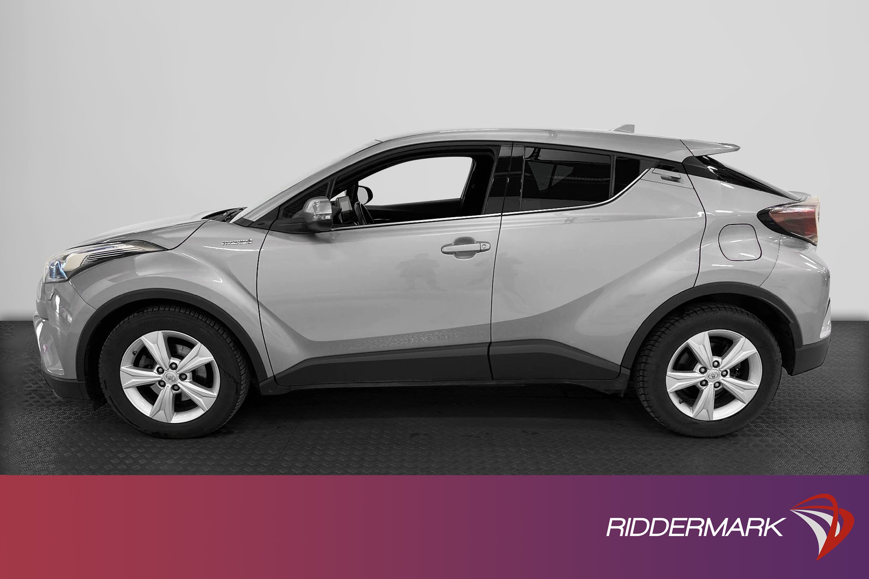 Toyota C-HR Hybrid CVT 122hk 1 Brukare