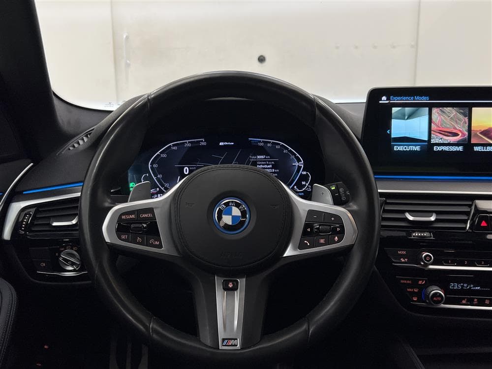BMW 530e xDrive Touring 292hk M Sport Backkamera Drag Hifi