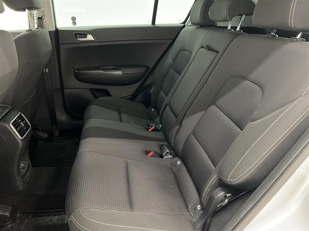Kia Sportage 1.6 136hk Navi B-Kam M-värm Välserv 0,64l/milinteriör