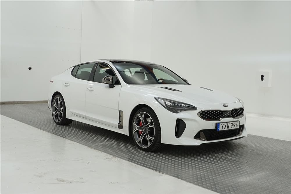 Kia Stinger AWD 370hk HUD 360° T-Lucka Navi Adaptiv exteriör