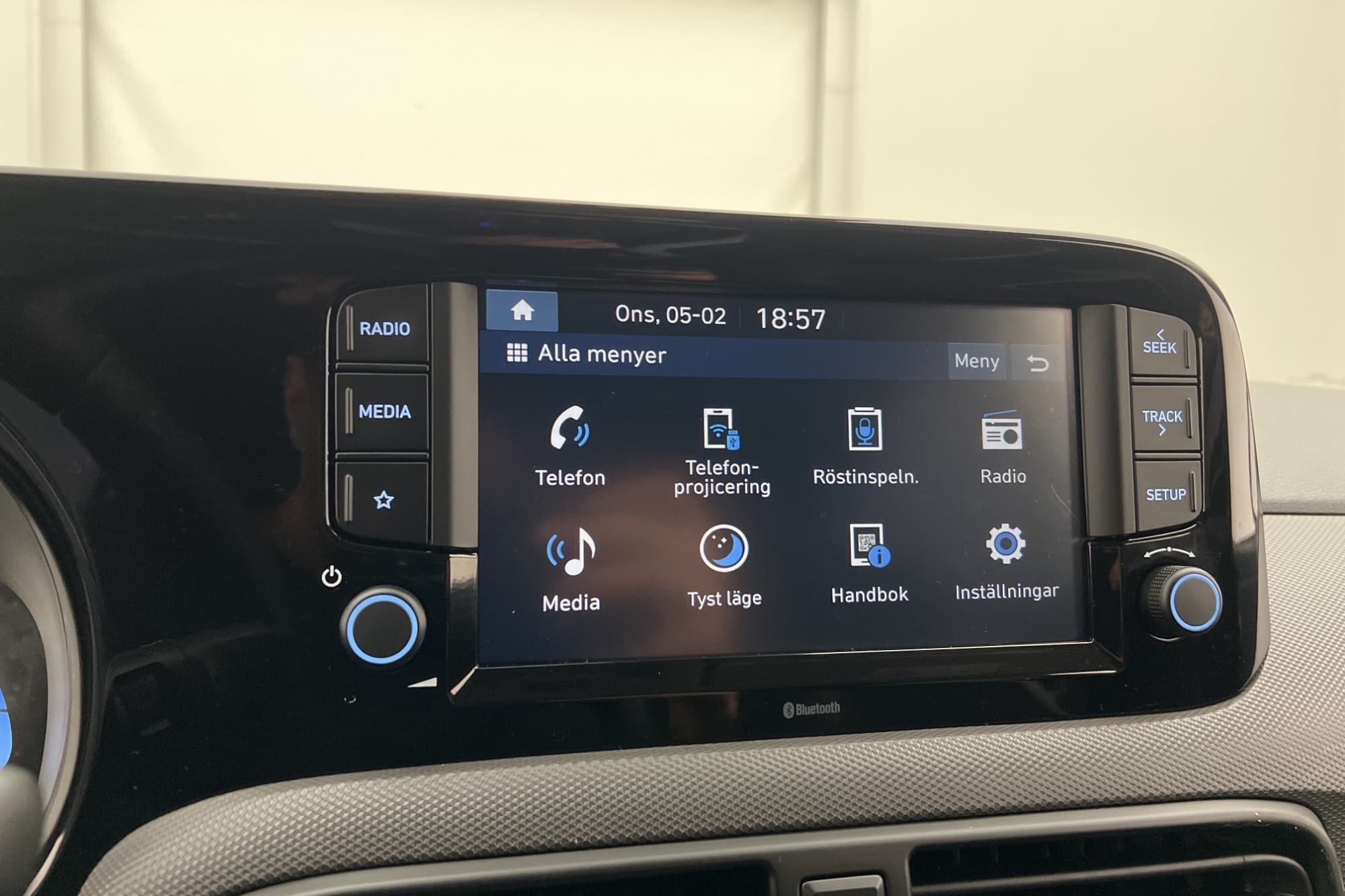 Hyundai i10 1.0 blue AMT 67hk Essential Rattvärme CarPlay