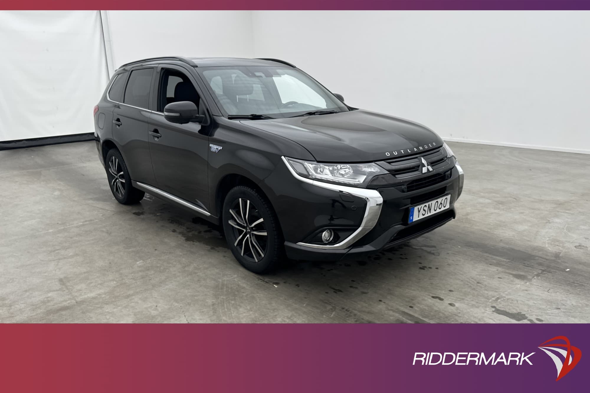 Mitsubishi Outlander PHEV 4WD Business 360° Taklucka Drag