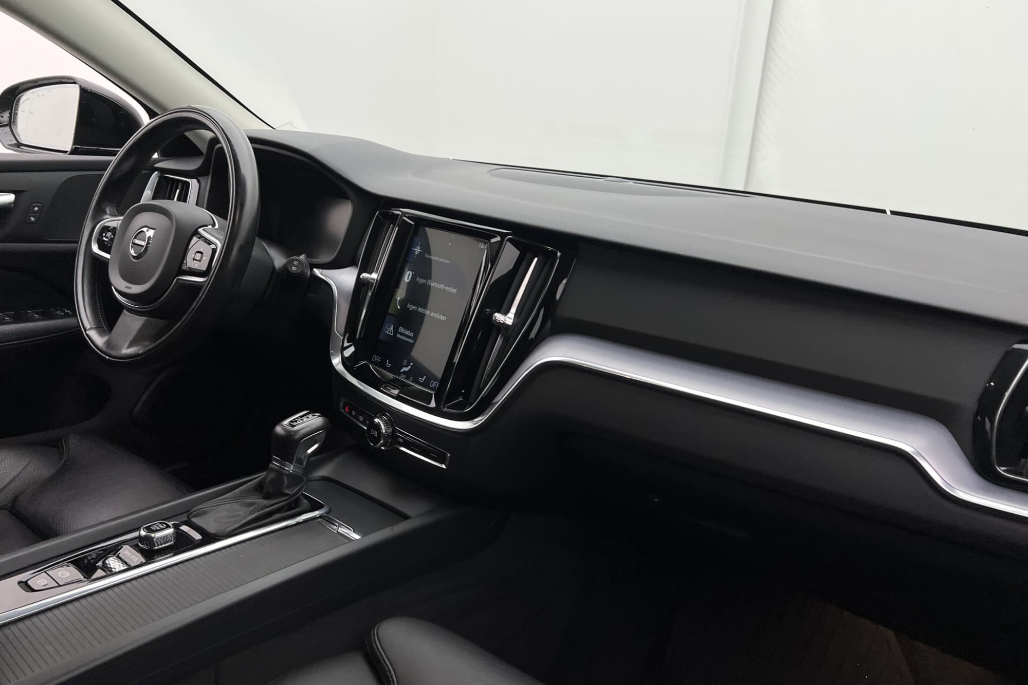 Volvo V60 D4 AWD 190hk VOC Värm Navi Kamera Skinn Drag BLIS