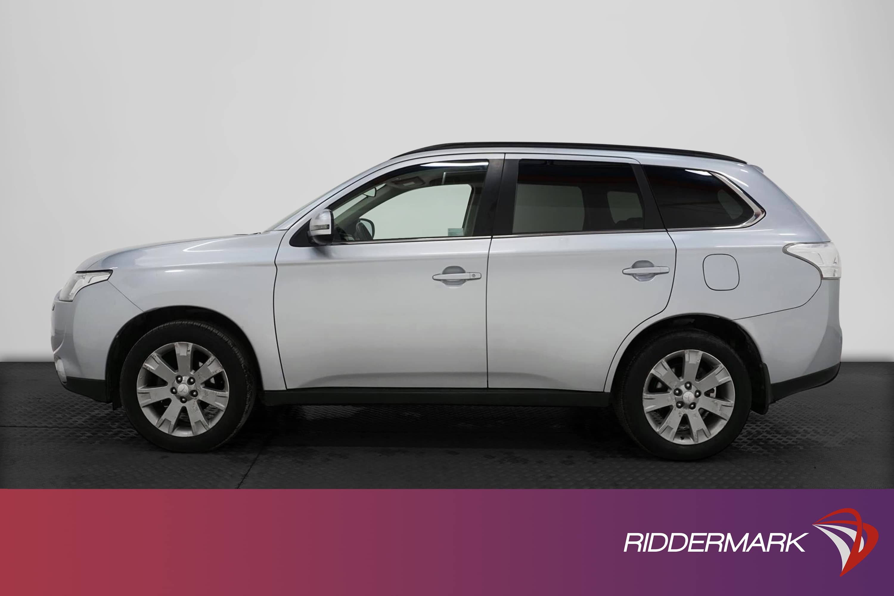 Mitsubishi Outlander 2.2 Di-D AWD M-Värm B-Kamera 0,54l/milexteriör