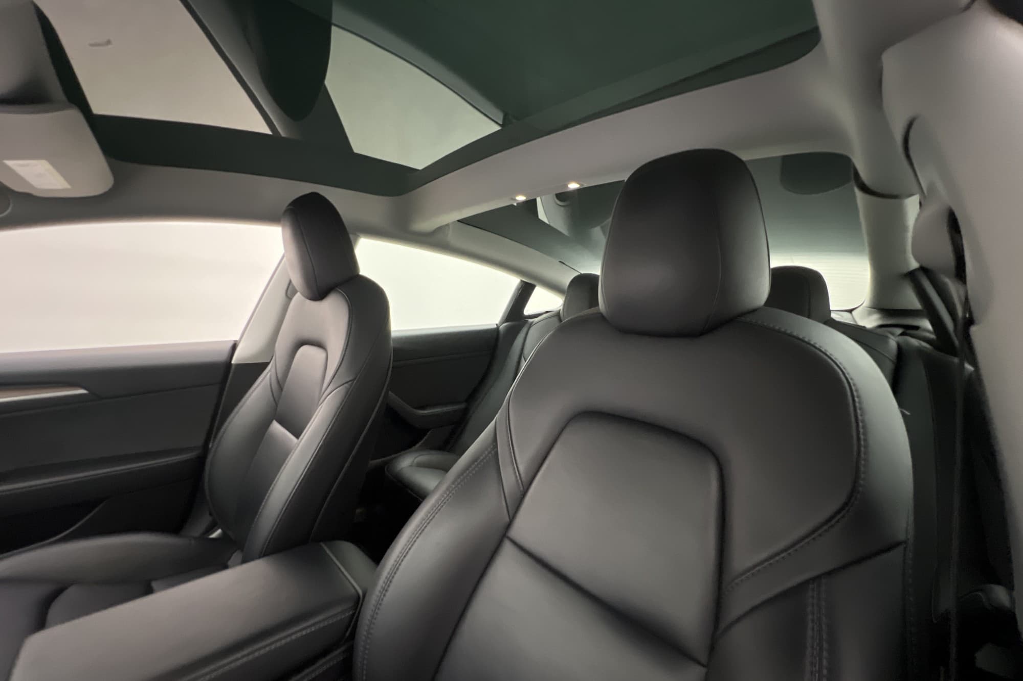 Tesla Model 3 Long Range AWD Autopilot Panorama Svensksåld