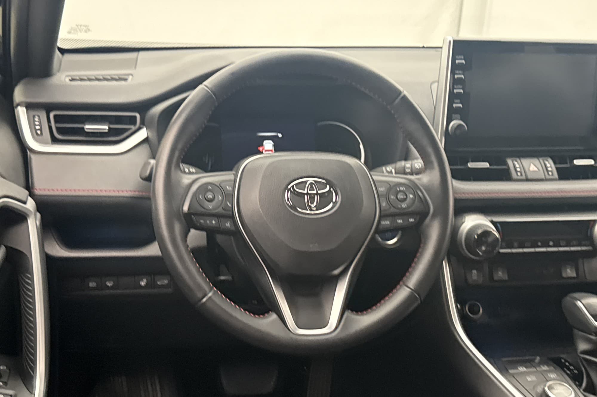 Toyota RAV4 Plug-in 306hk Style M&K-Värmare Drag Kamera MOMS