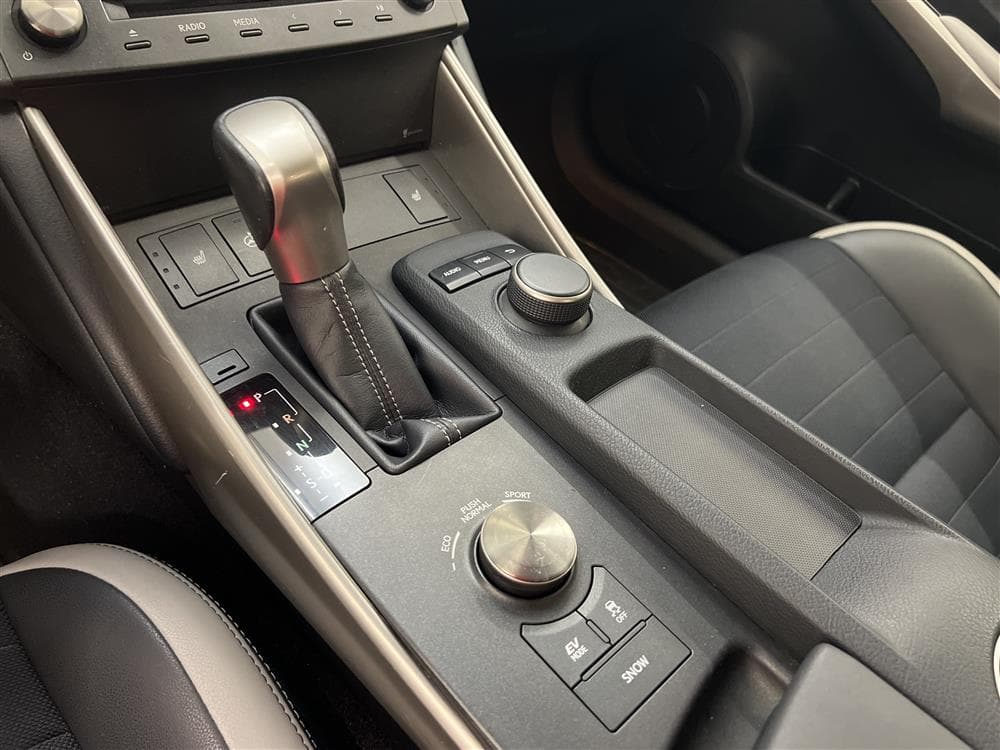 Lexus IS 300h Hybrid Special Edition Kamera Navi Keylessinteriör