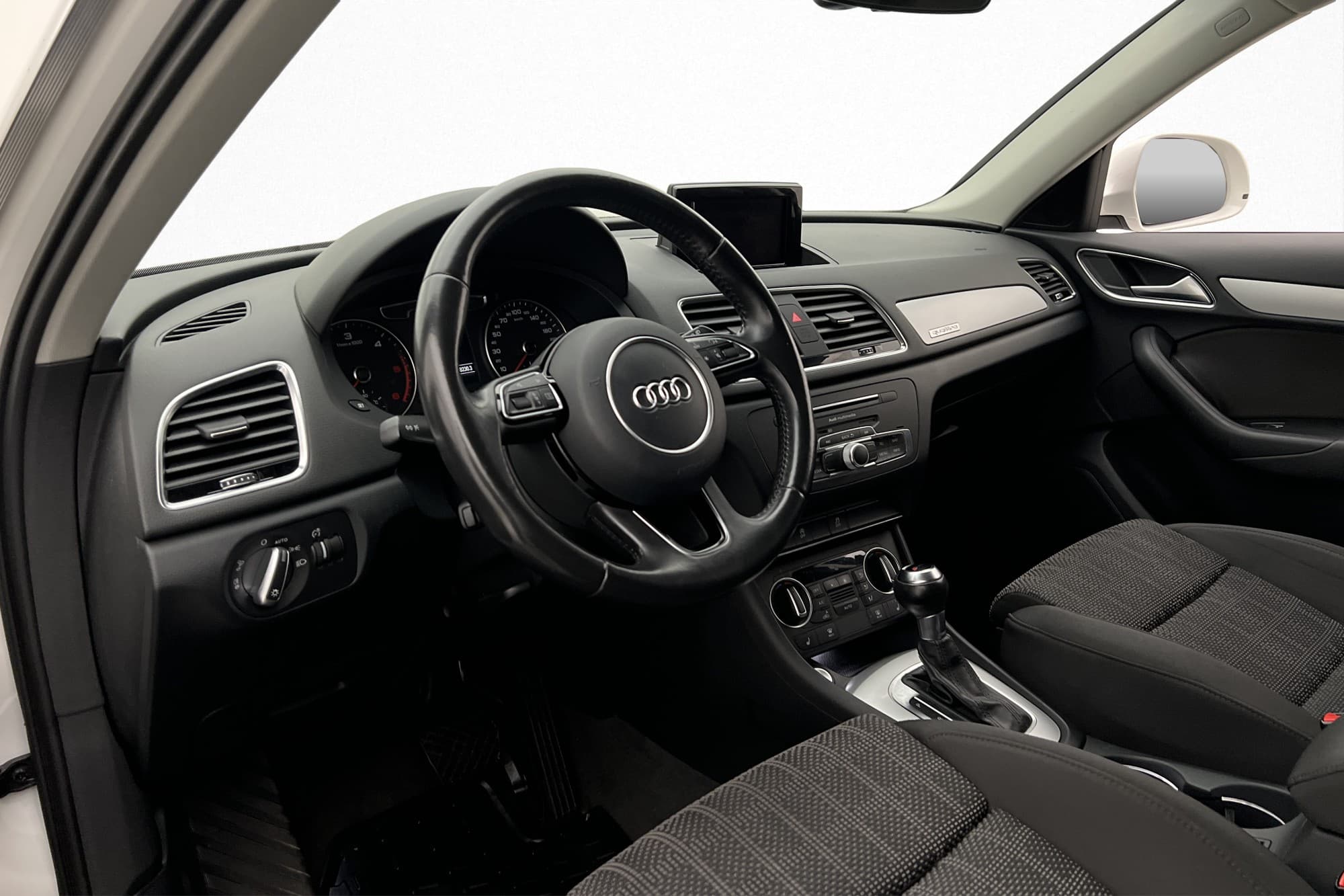 Audi Q3 2.0 TDI 150hk Quattro Sportstolar Keyless P-Sensorer